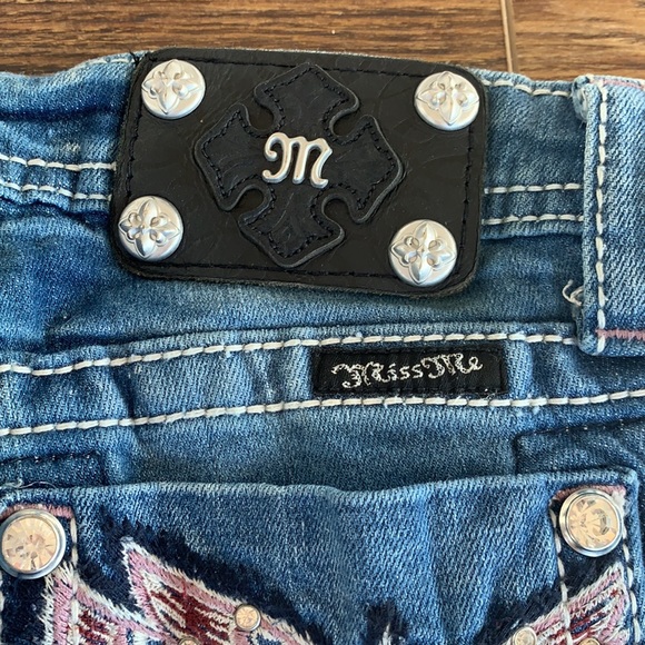 Miss Me Capris 🦋 - Picture 3 of 9